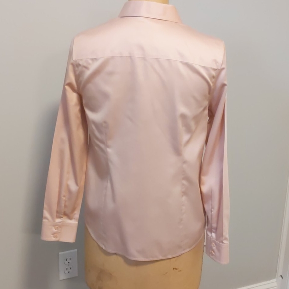 Chico's Non-Iron Top size 0/S/4 Pink - Picture 4 of 6
